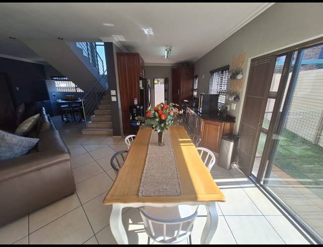 4 BEDROOM TOWNHOUSE FOR SALE IN VANDERBIJLPARK SW 5